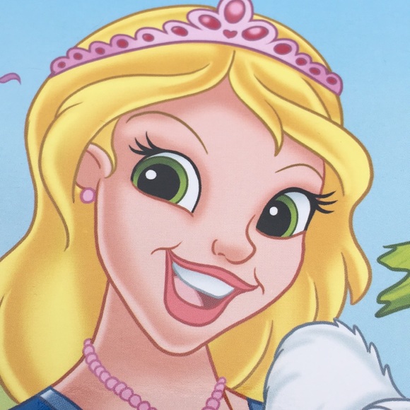 Meet your Posher, Caroline - Picture 1 of 1